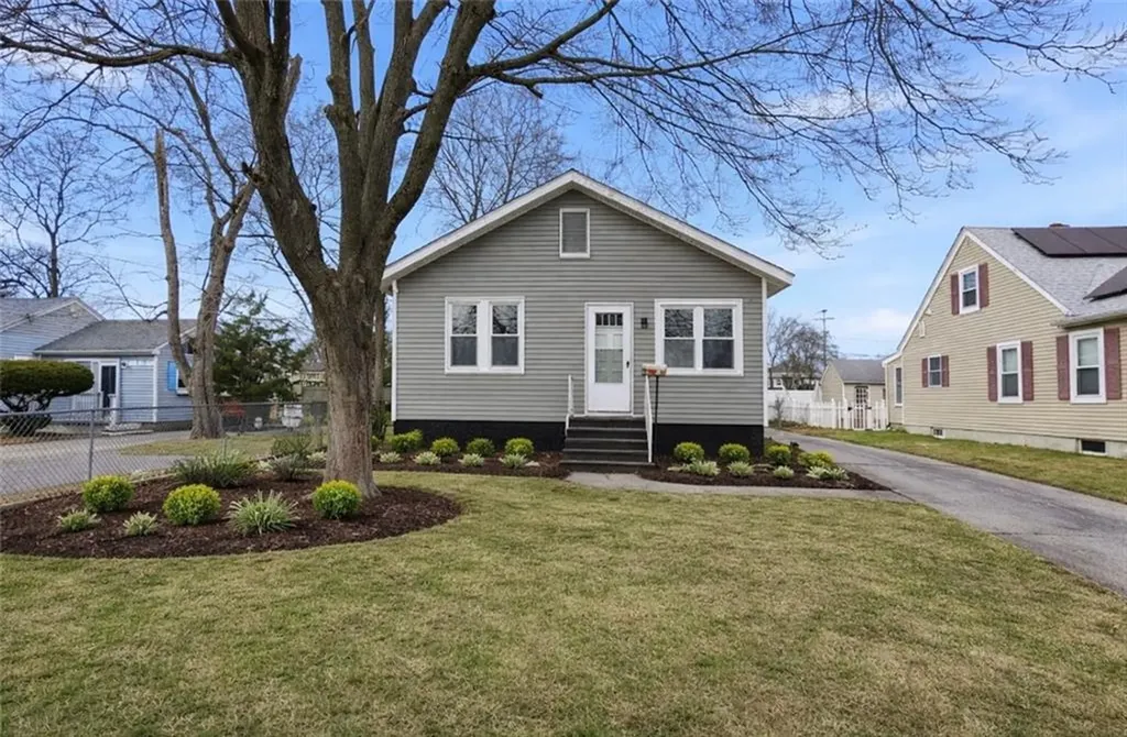79 Bellevue Avenue Warwick RI 02888