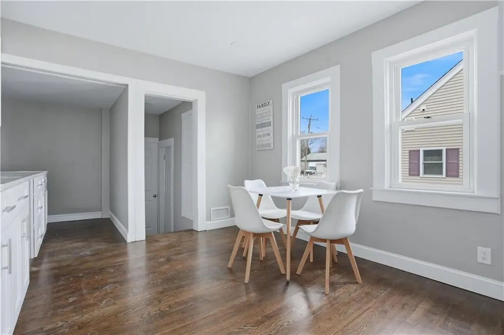 79 Bellevue Avenue Warwick RI 02888