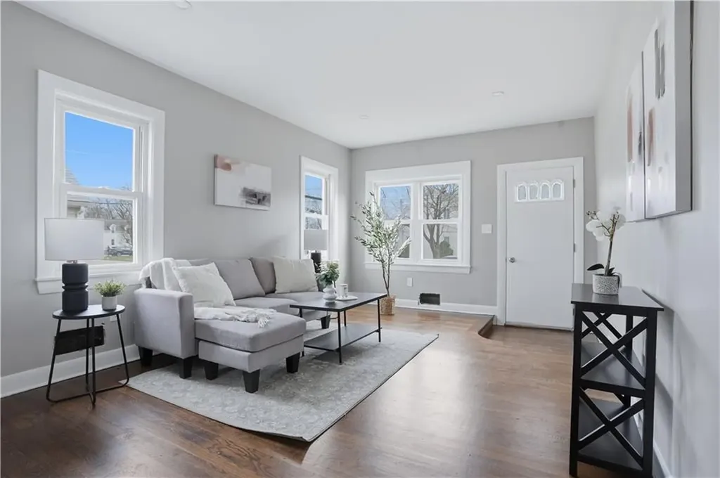 79 Bellevue Avenue Warwick RI 02888