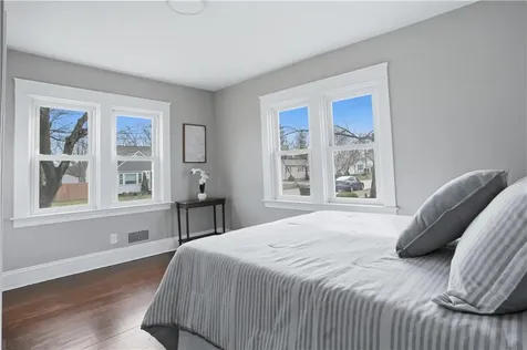 79 Bellevue Avenue Warwick RI 02888