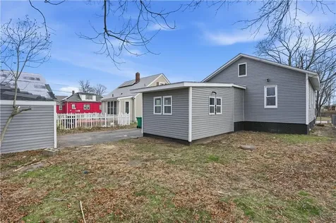 79 Bellevue Avenue Warwick RI 02888