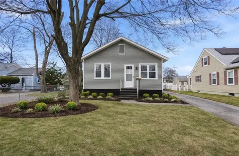 79 Bellevue Avenue Warwick RI 02888
