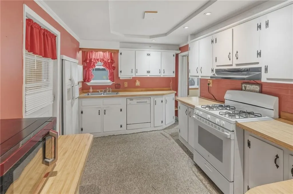 131 Columbia Street South Kingstown RI 02879