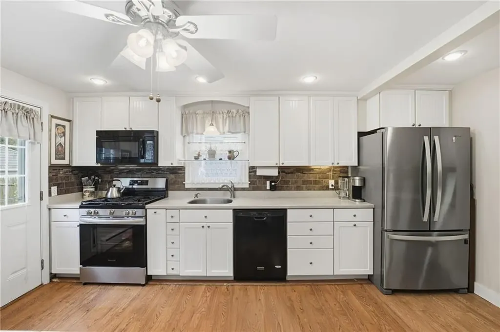 19 Beatrice Avenue Warwick RI 02889