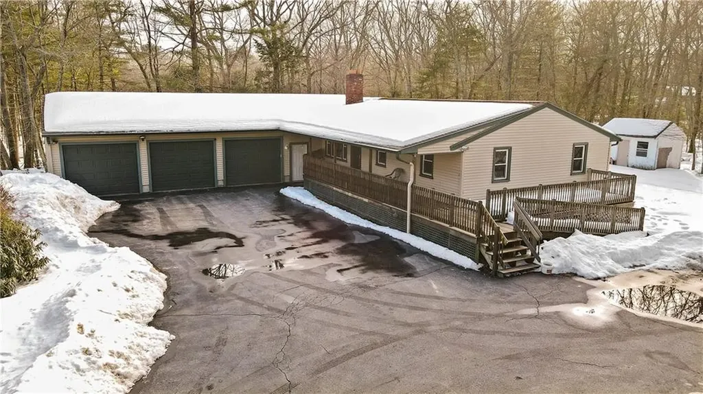 89 Carrs Pond Road West Greenwich RI 02817