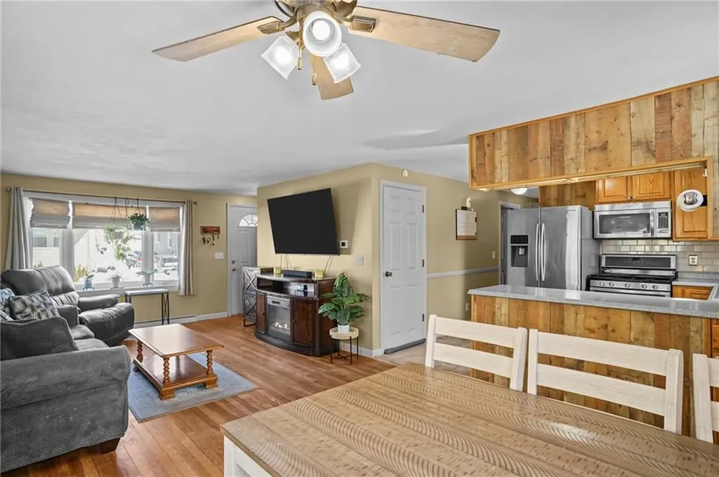 78 Villa Avenue Cranston RI 02905