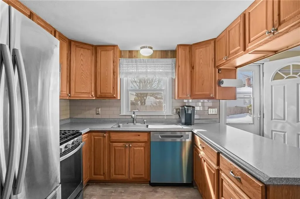 78 Villa Avenue Cranston RI 02905