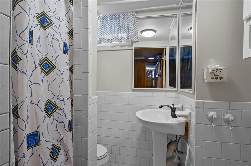 78 Villa Avenue Cranston RI 02905