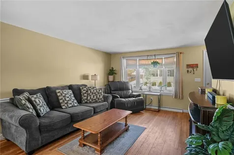 78 Villa Avenue Cranston RI 02905