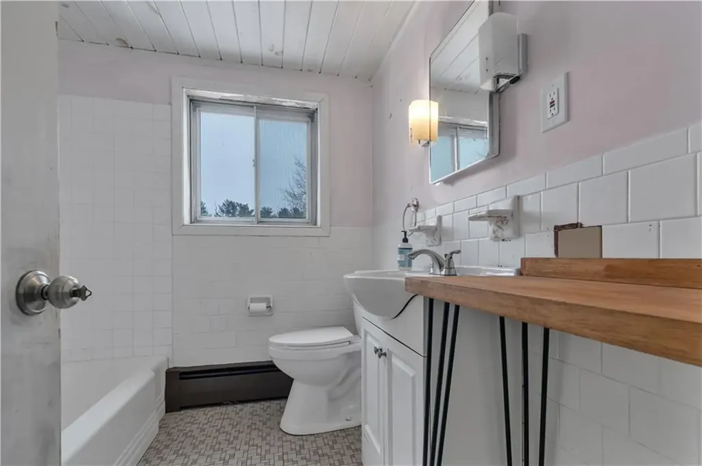 22 Rawlinson Drive Coventry RI 02816