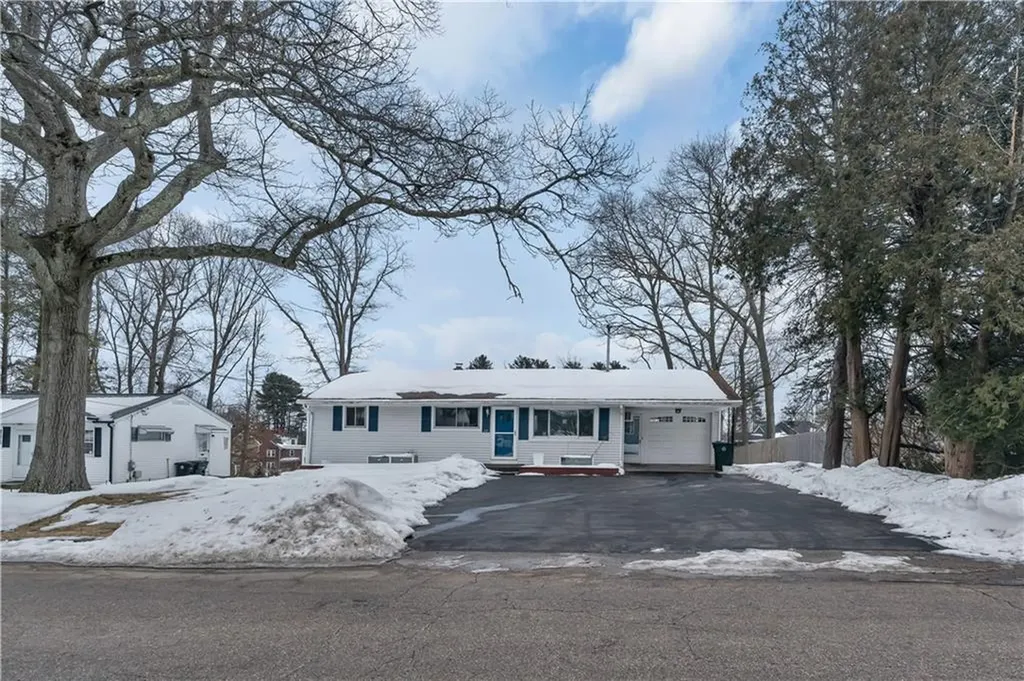 22 Rawlinson Drive Coventry RI 02816