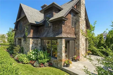 29 Prairie Avenue Newport RI 02840