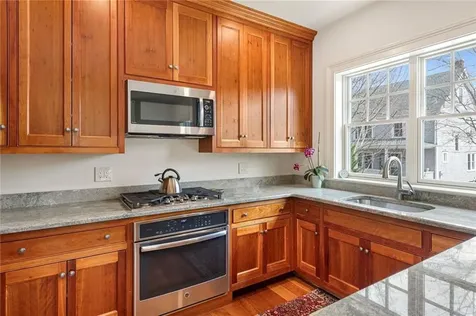 29 Prairie Avenue Newport RI 02840