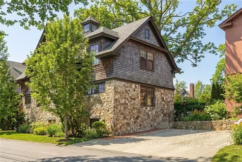 29 Prairie Avenue Newport RI 02840