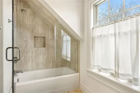 29 Prairie Avenue Newport RI 02840