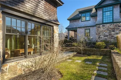 29 Prairie Avenue Newport RI 02840