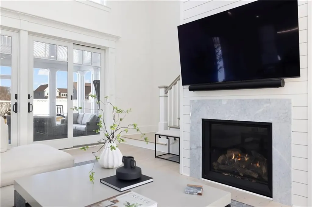 33 Carnegie Abbey Lane Portsmouth RI 02871