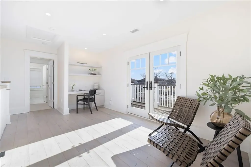 33 Carnegie Abbey Lane Portsmouth RI 02871