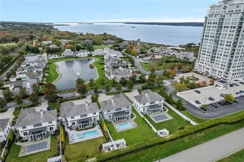 33 Carnegie Abbey Lane Portsmouth RI 02871