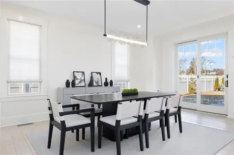 33 Carnegie Abbey Lane Portsmouth RI 02871