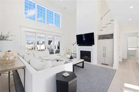 33 Carnegie Abbey Lane Portsmouth RI 02871