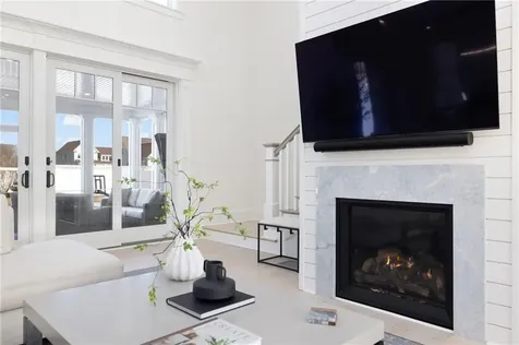 33 Carnegie Abbey Lane Portsmouth RI 02871