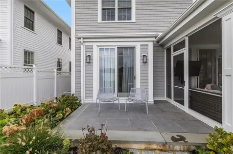 33 Carnegie Abbey Lane Portsmouth RI 02871