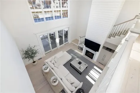 33 Carnegie Abbey Lane Portsmouth RI 02871