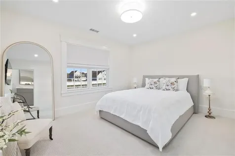 33 Carnegie Abbey Lane Portsmouth RI 02871