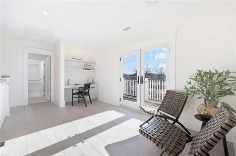 33 Carnegie Abbey Lane Portsmouth RI 02871