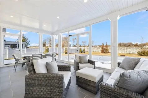 33 Carnegie Abbey Lane Portsmouth RI 02871