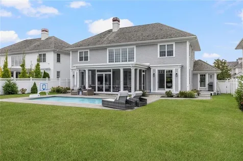 33 Carnegie Abbey Lane Portsmouth RI 02871