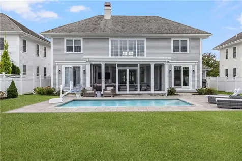 33 Carnegie Abbey Lane Portsmouth RI 02871