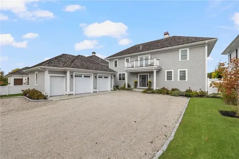 33 Carnegie Abbey Lane Portsmouth RI 02871