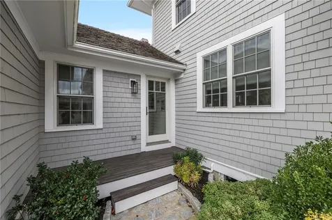 33 Carnegie Abbey Lane Portsmouth RI 02871