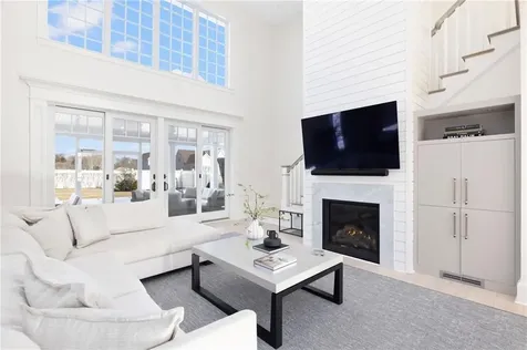 33 Carnegie Abbey Lane Portsmouth RI 02871