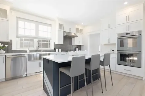 33 Carnegie Abbey Lane Portsmouth RI 02871