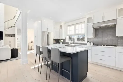 33 Carnegie Abbey Lane Portsmouth RI 02871