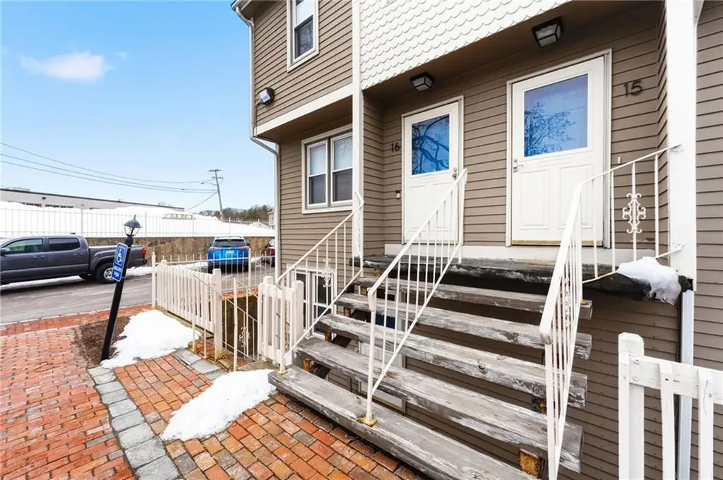 3399 Post Road Warwick RI 02886