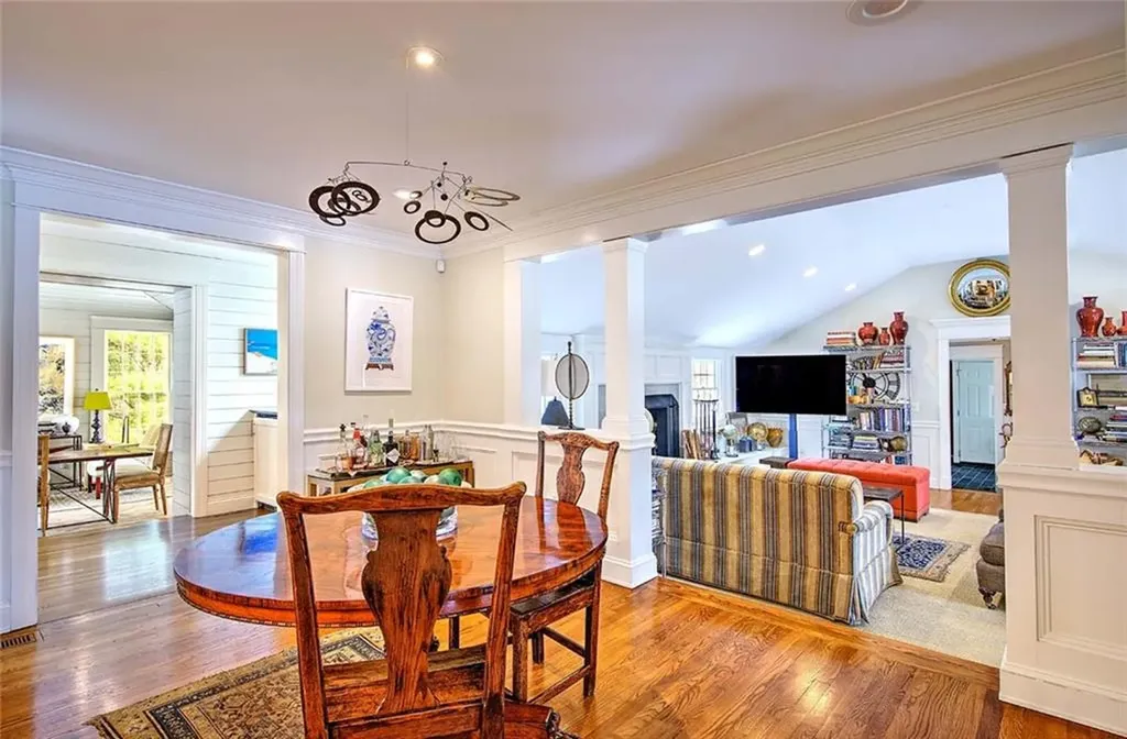 22 Lantern Lane Barrington RI 02806