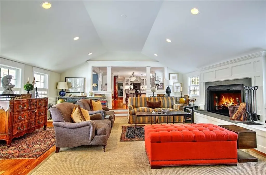 22 Lantern Lane Barrington RI 02806