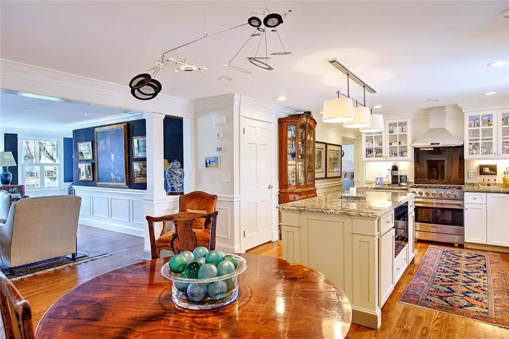 22 Lantern Lane Barrington RI 02806