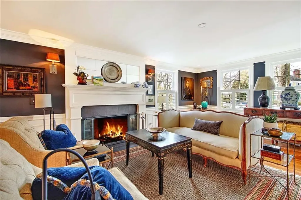 22 Lantern Lane Barrington RI 02806
