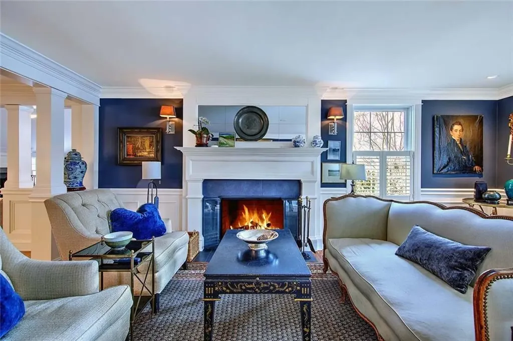 22 Lantern Lane Barrington RI 02806