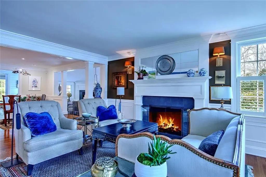 22 Lantern Lane Barrington RI 02806