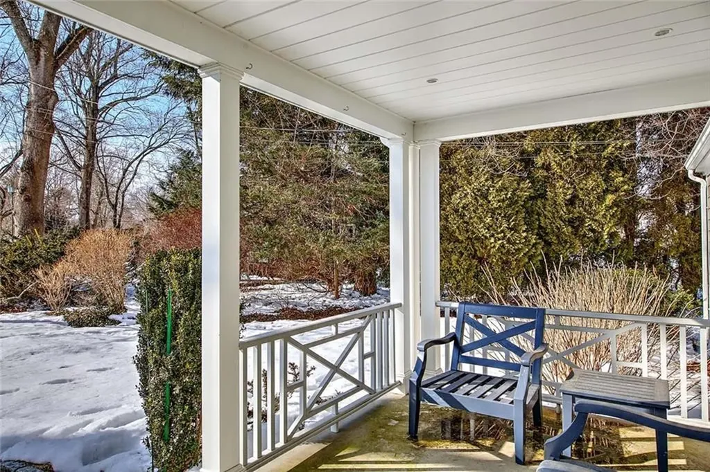 22 Lantern Lane Barrington RI 02806