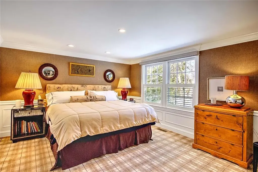 22 Lantern Lane Barrington RI 02806