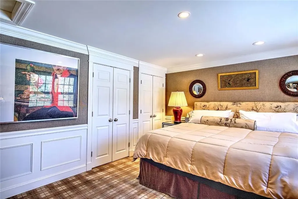 22 Lantern Lane Barrington RI 02806