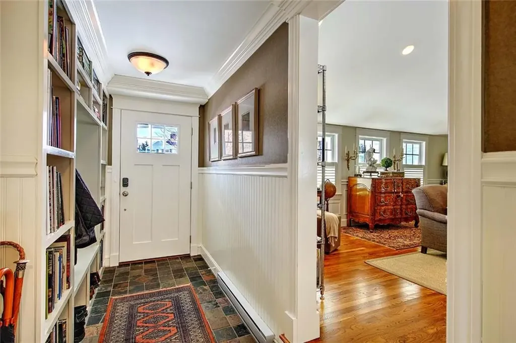 22 Lantern Lane Barrington RI 02806