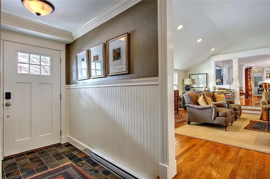 22 Lantern Lane Barrington RI 02806
